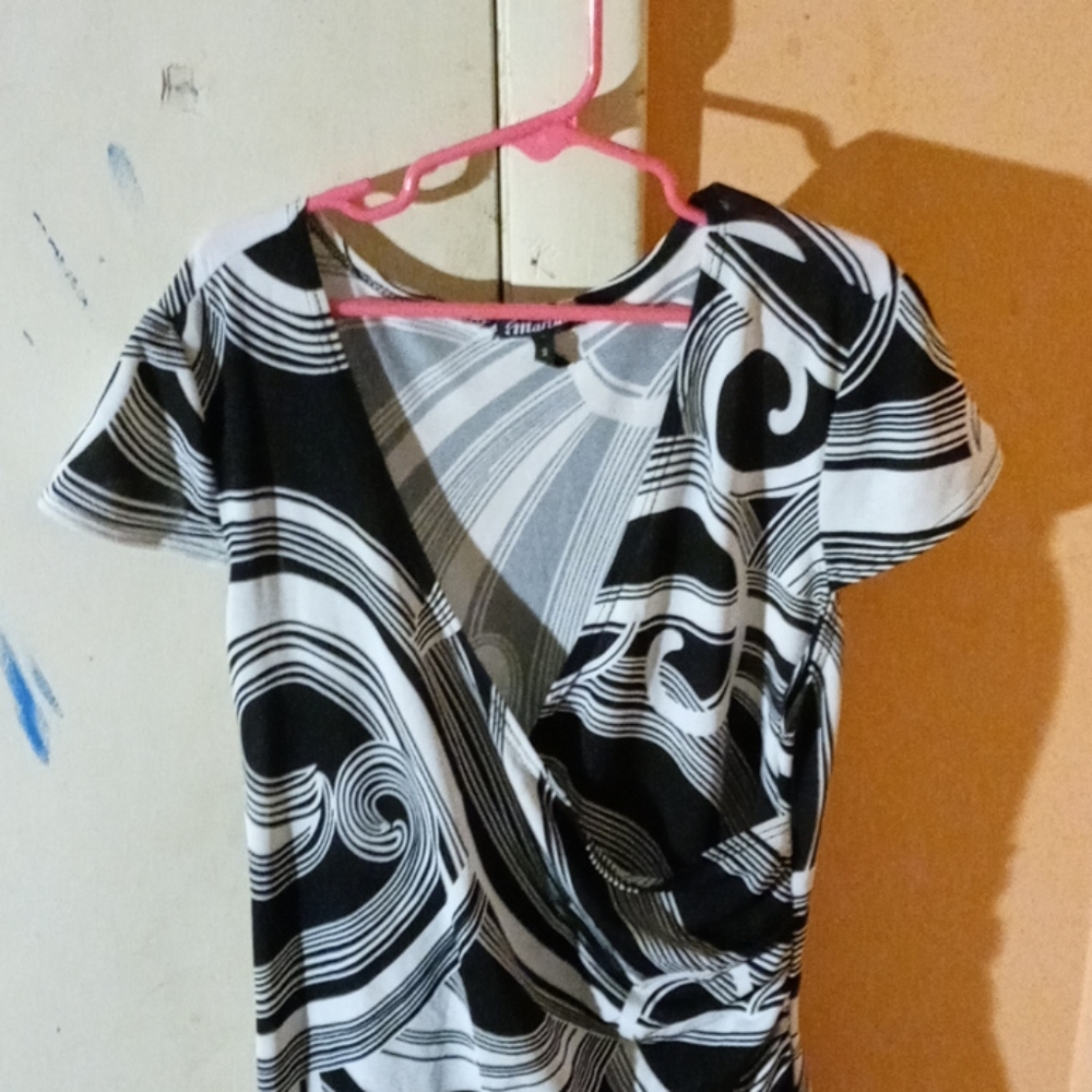 2/$25 Mandee black n white swirl dress